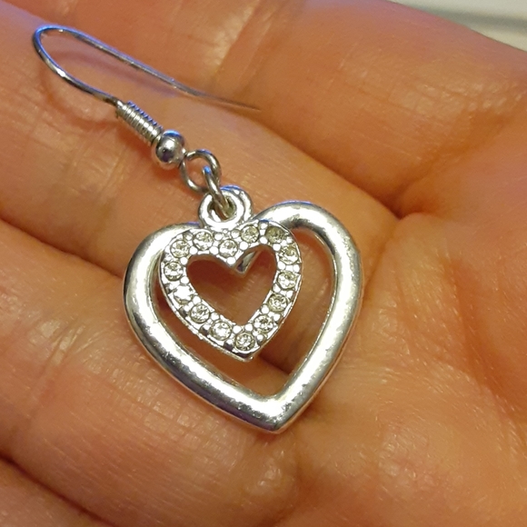 1.5 inch double heart silver earrings - Picture 3 of 3